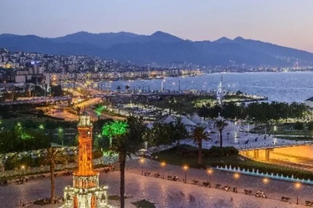 İzmir’e Fitch Onayı