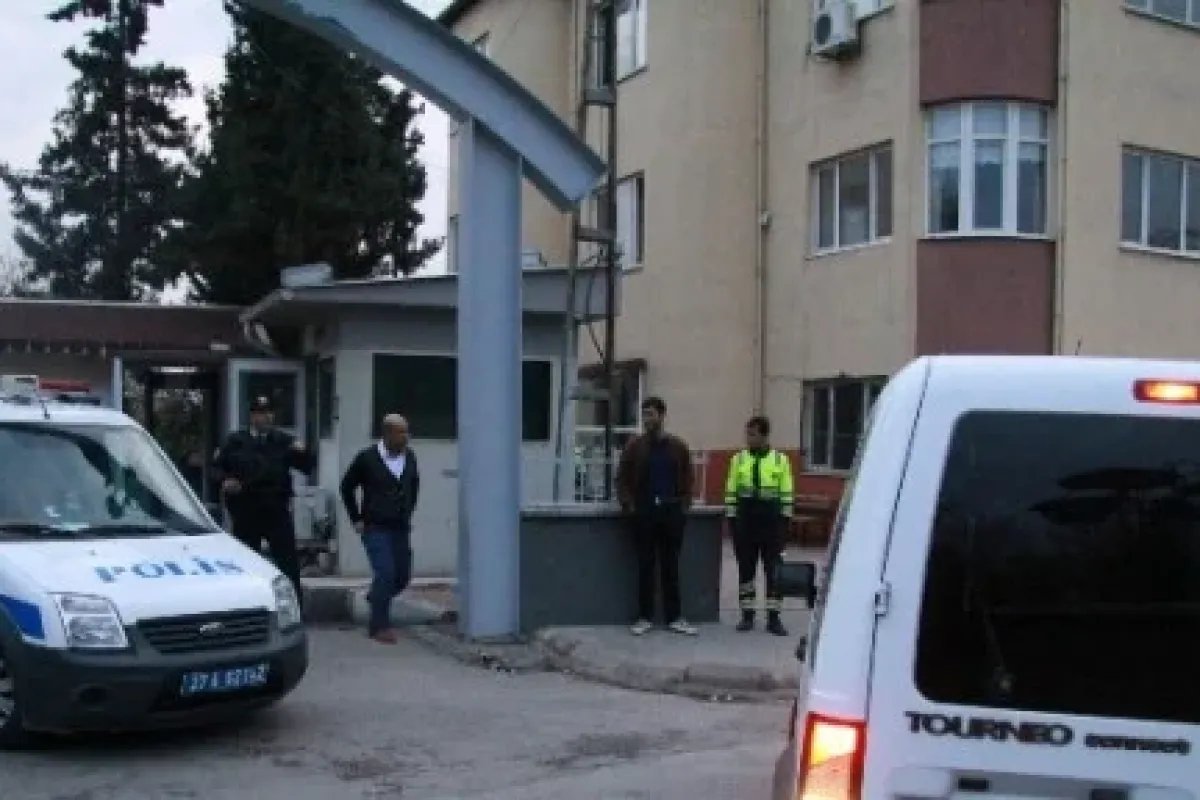 Polis Merkezinden Firar