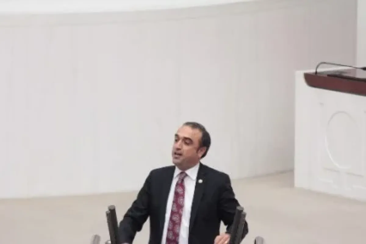 Meclis Kürsüsüne Tuzlukla çoktu