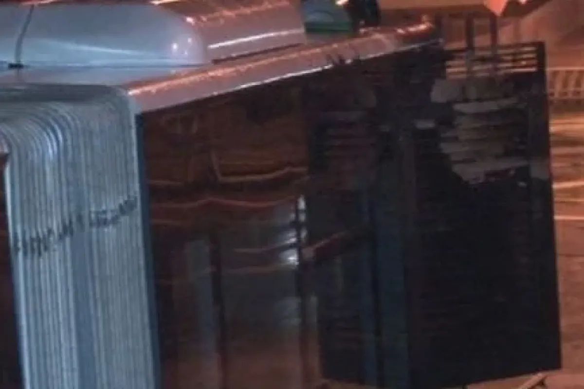 Metrobüs Alev Aldı