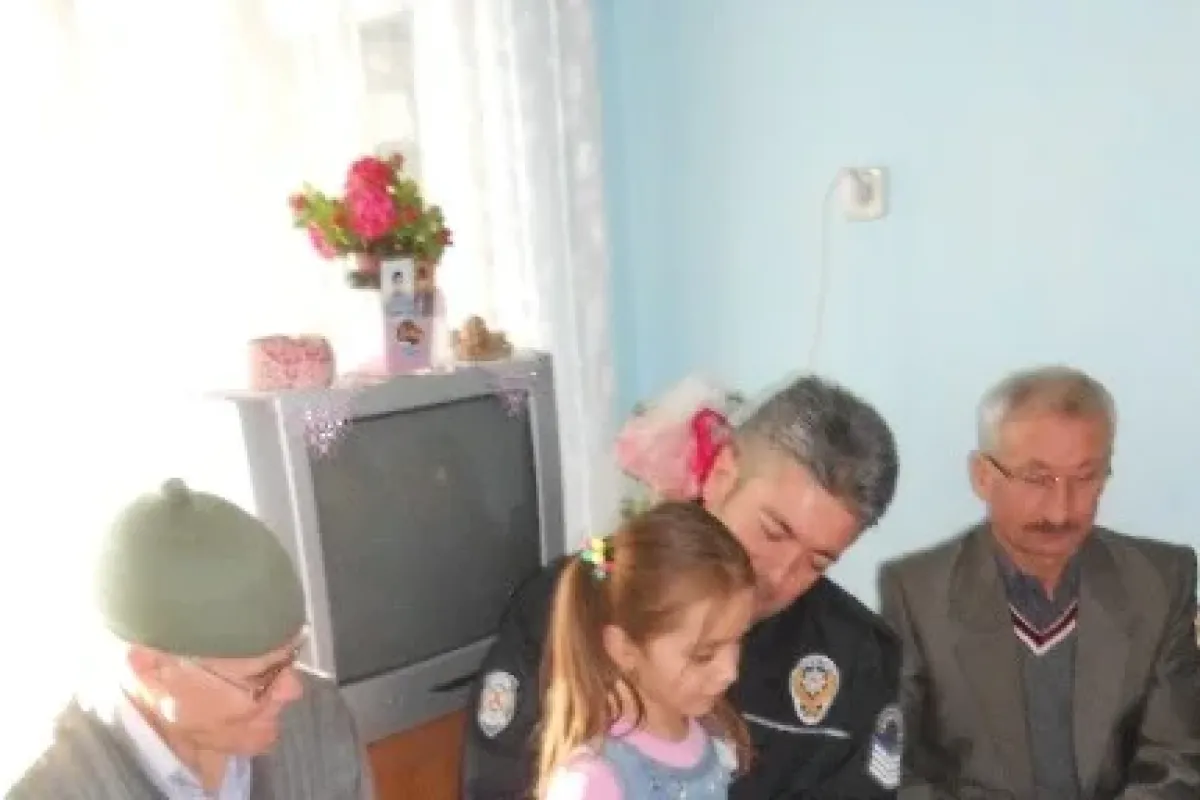 Bu Yaş Gününü Babasız Geçirdi