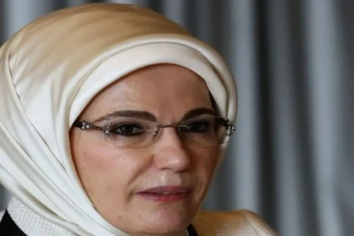 ’’ünlü Modacıya Emine Erdoğan Sansürü’’ Iddialarına Yalanlama