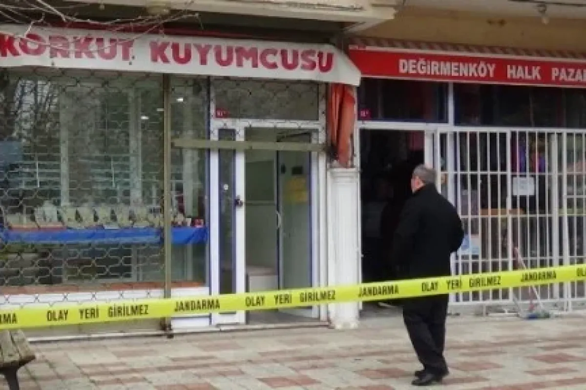 Cuma Namazını Fırsat Bilip Soydular