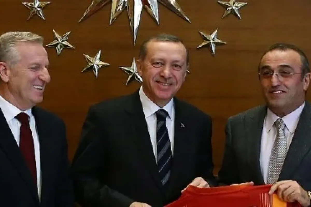 F.bahçeli Erdoğan’a G.saray Forması