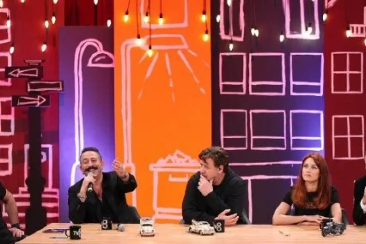 "russell Crowe Beni Odaya Kilitledi"