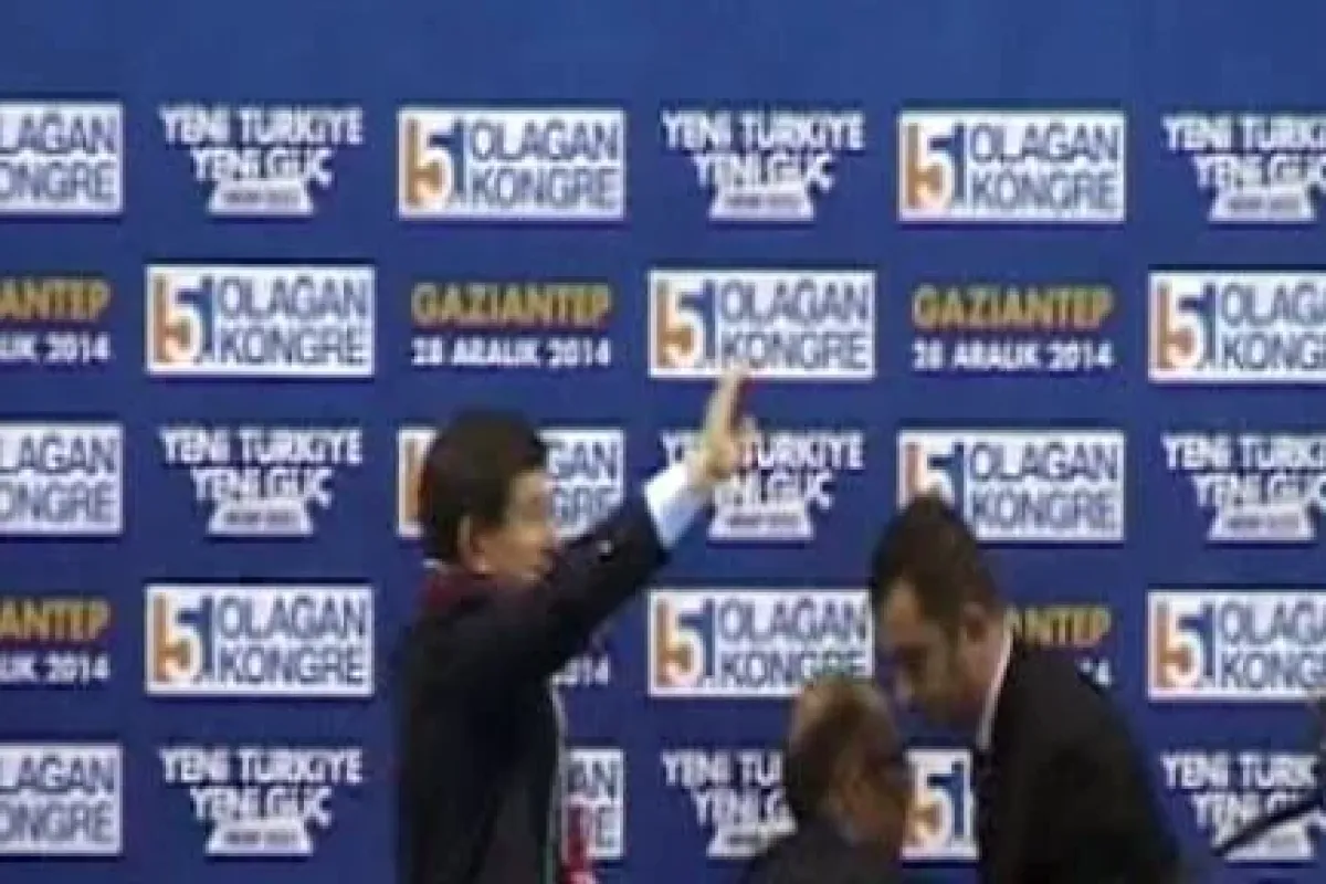 Başbakan Davutoğlu’nun Fotoğrafçısı Yere Kapaklandı