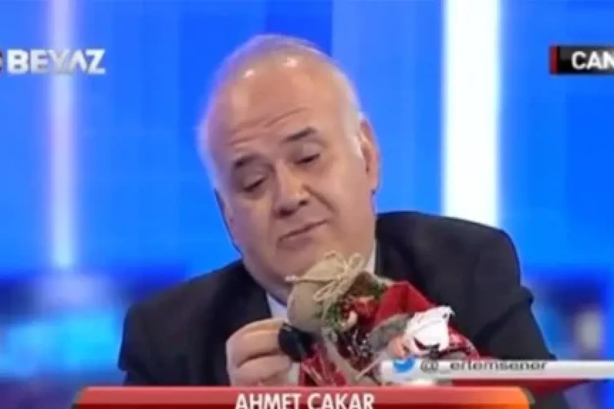 Ahmet Çakar: "noel Baba Adam Değildir"