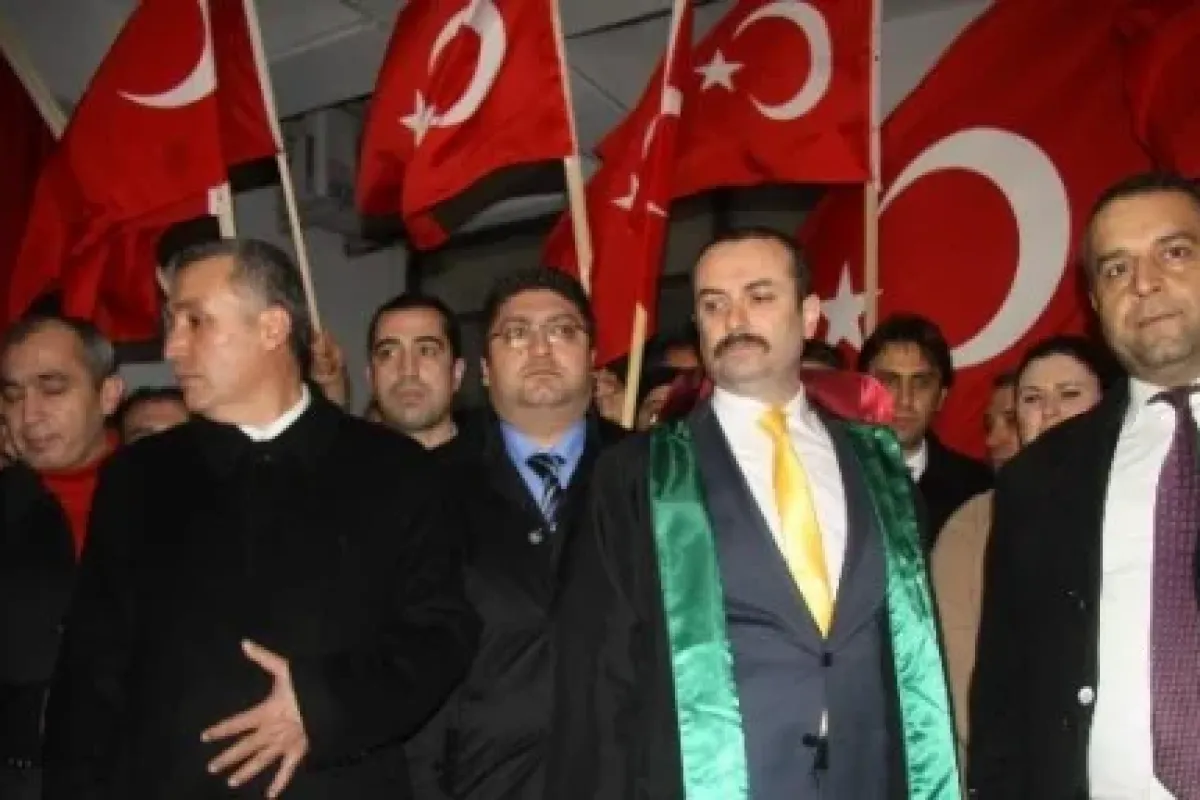 Yasa Dışı Dinlemede 18 Polis Serbest