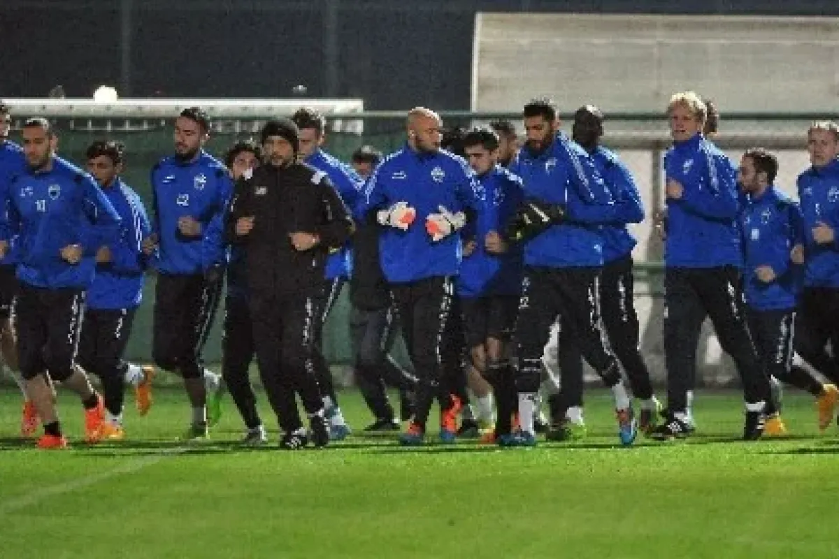 Mehmet Özdilek Yeni Takımıyla Ilk Antrenmanına çıktı