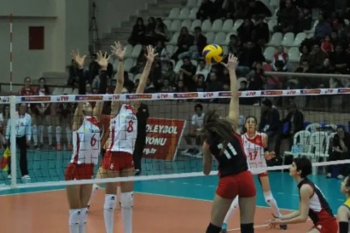 Milliler Avrupa Yolunda