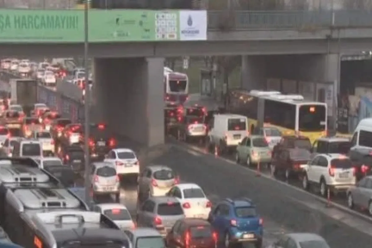 Mega Kentte Gündüz Geceye Döndü
