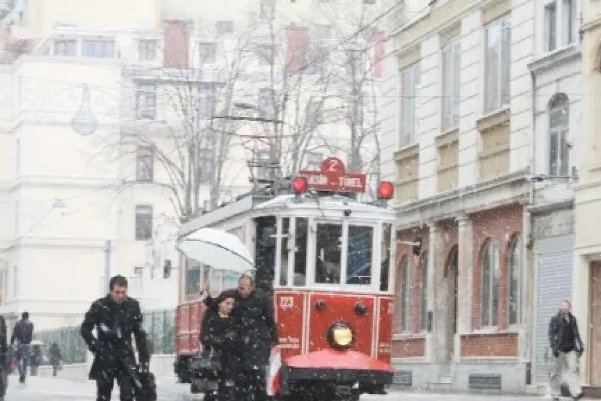 Kar Yağdı Toplu Taşıma Araçları Doldu