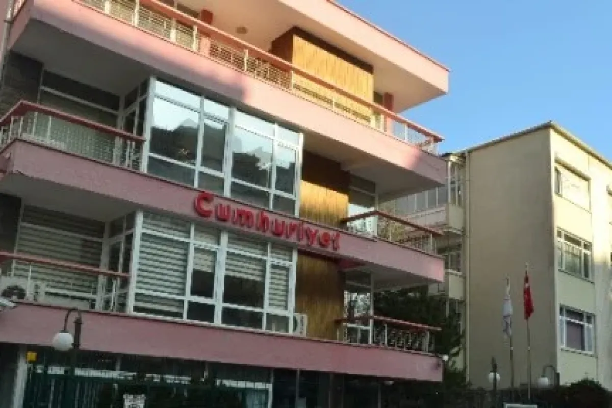 Cumhuriyet önünde "charlie Hebdo" önlemi