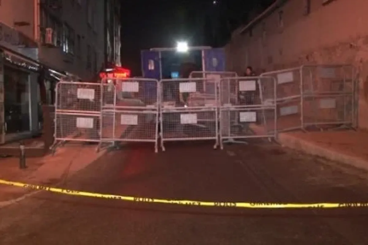 Cumhuriyet önünde ’chralie Hebdo’ önlemi