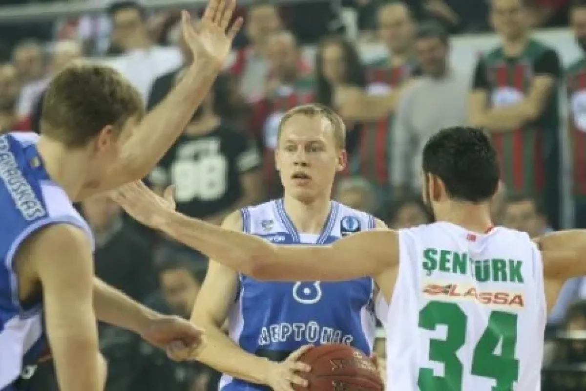 Pınar Karşıyaka Avrupa’da Galip