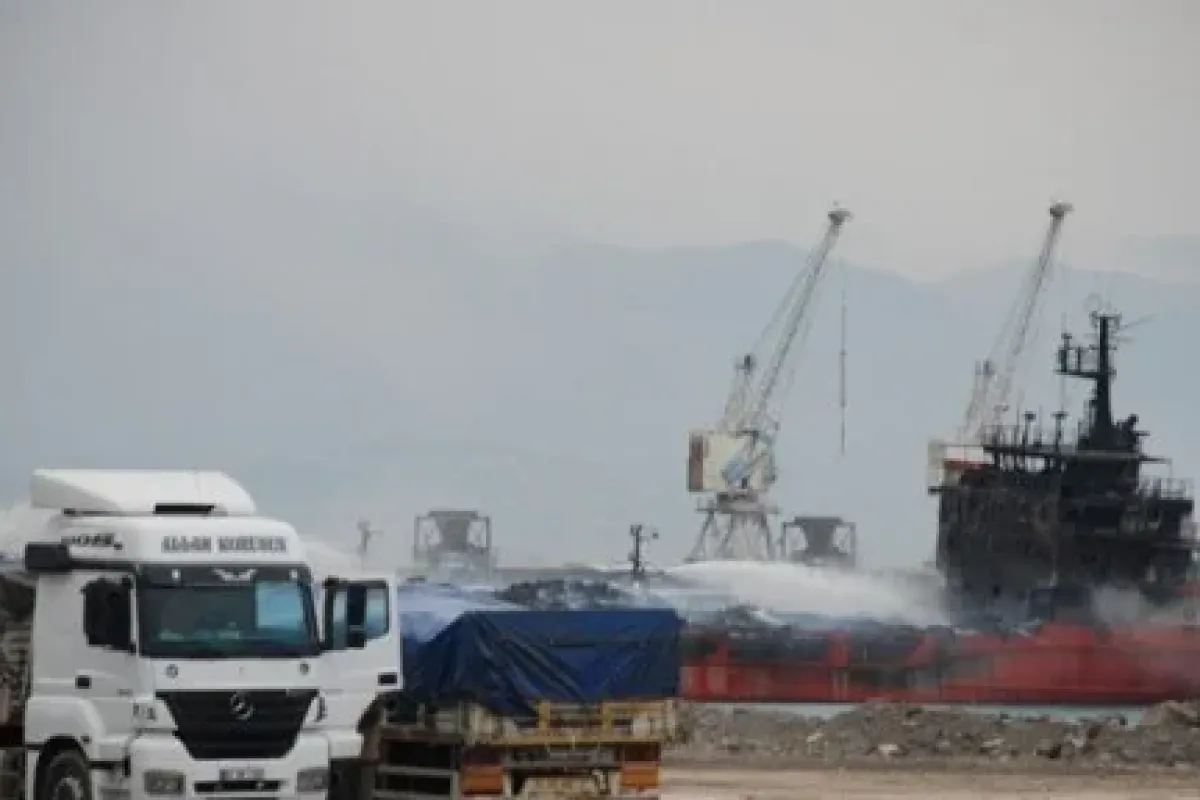 Limanda Yangın çıktı