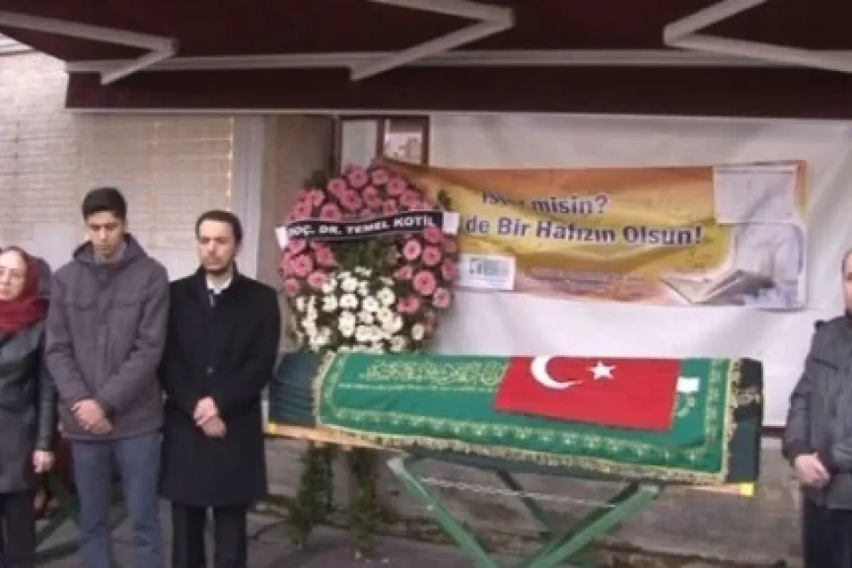Yazar Ilgaz Son Yolculuğuna Uğurlandı