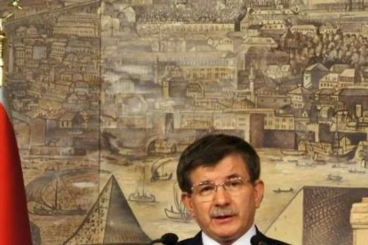 Davutoğlu İngiltere Yolcusu