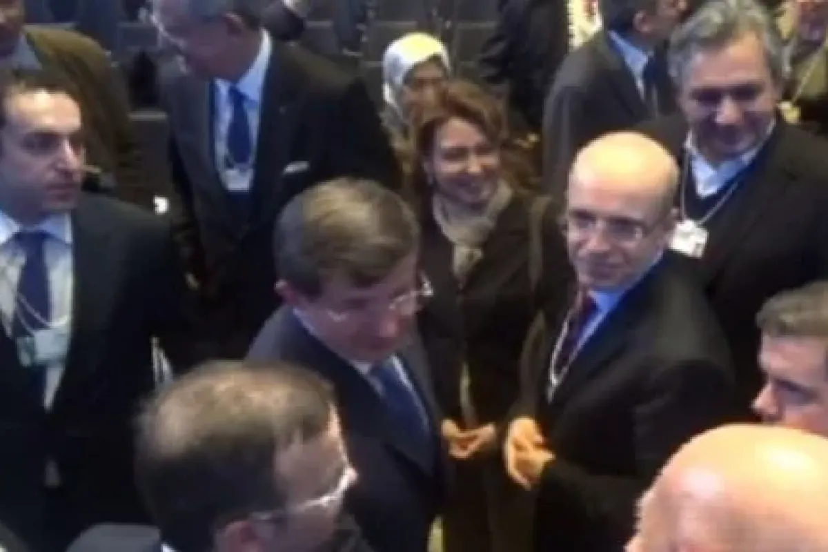 Davutoğlu Davos’ta Türk İşadamlarıyla Görüştü
