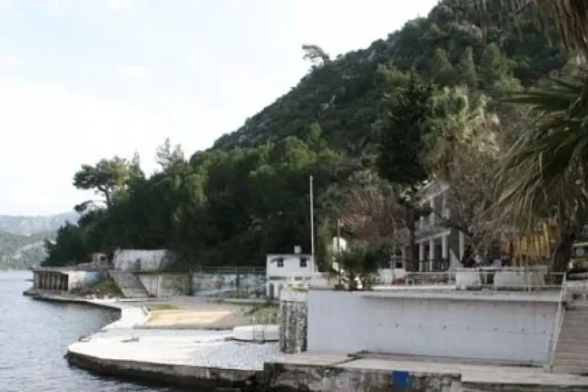 Atıl Bırakılan Gizli Cennet Yıkılıyor