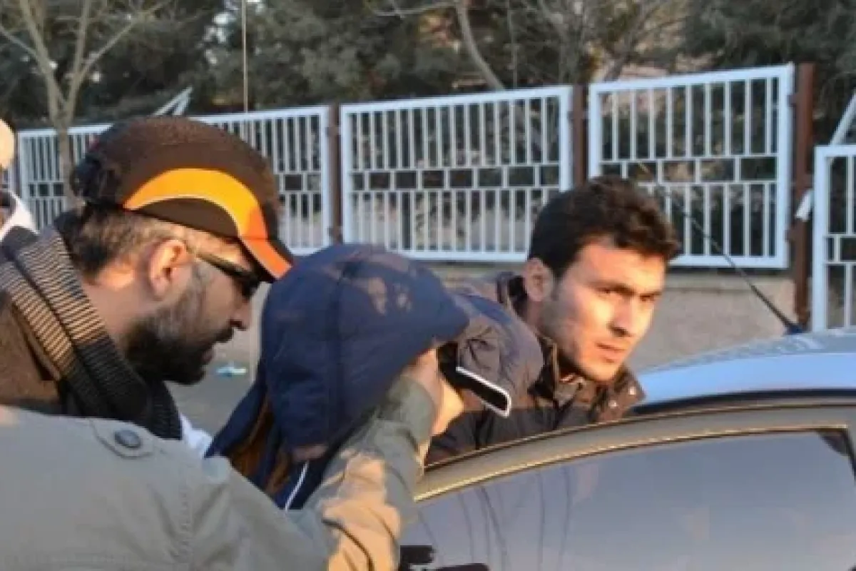 Büyükler Kaçtı Küçükler Gözaltına Alındı