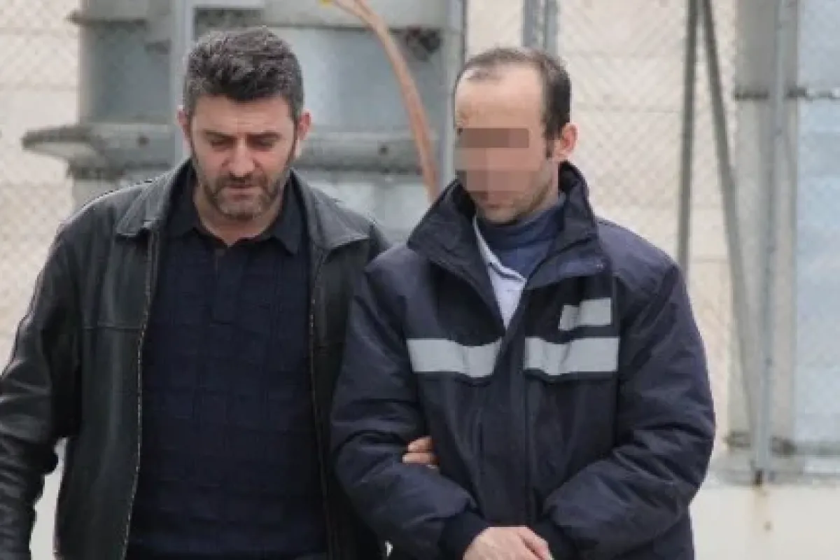 Yere çöp Döktü Diye Bıçakladı