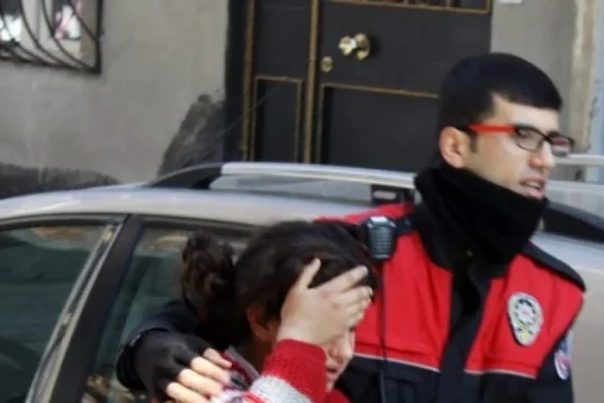 "kovaya çöp Atmayın" Kavgası: 2 Yaralı