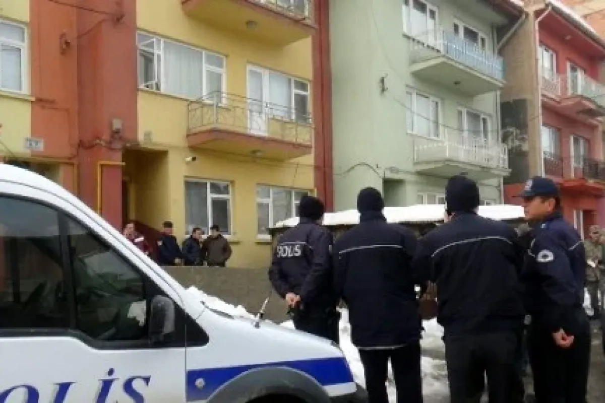 "ailemi Seviyorum" Yazdı Silahı Kendisine Sıktı