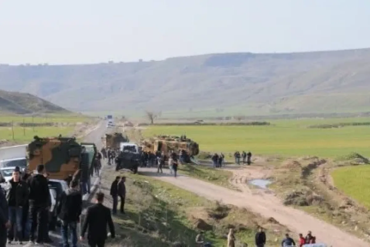 Öğretmen Aracı Ile Zırhlı Araç çarpıştı