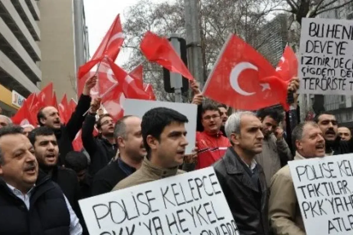 Emniyet önündeki Bekleyiş Sürüyor