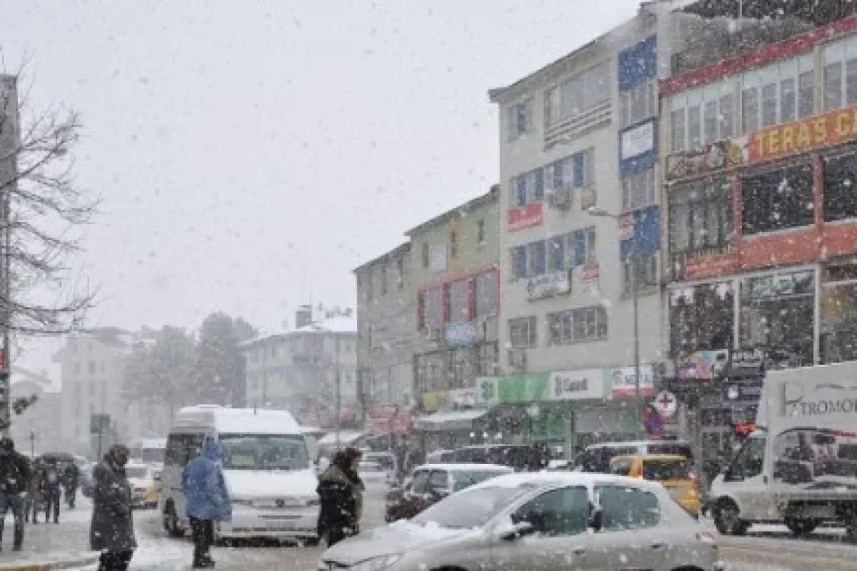 130 Köy Yolu Ulaşıma Kapandı