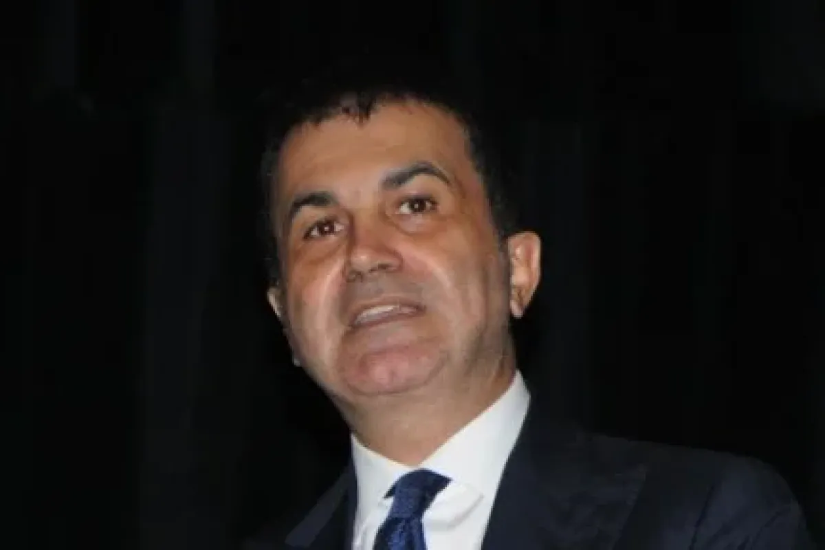 Bakan’dan Yılmaz Erdoğan’ı Kutlama