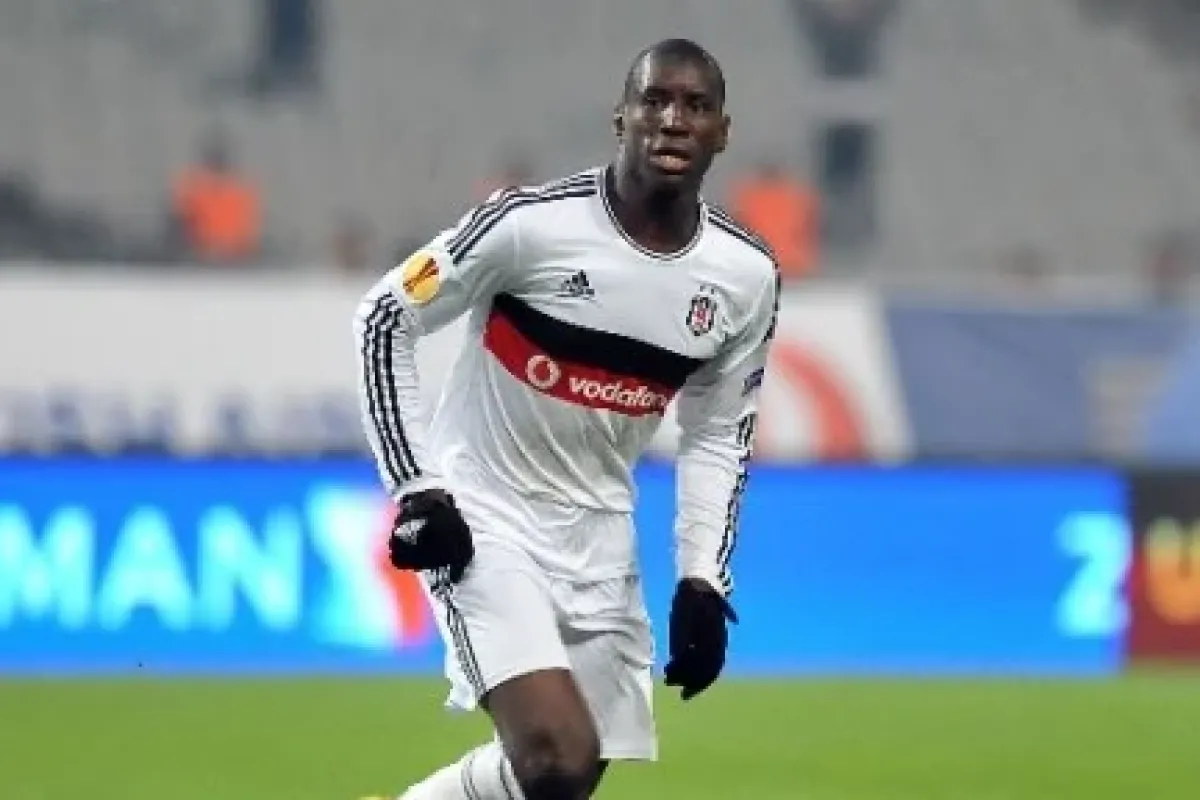 Demba Ba’ya Bir Alkış Daha