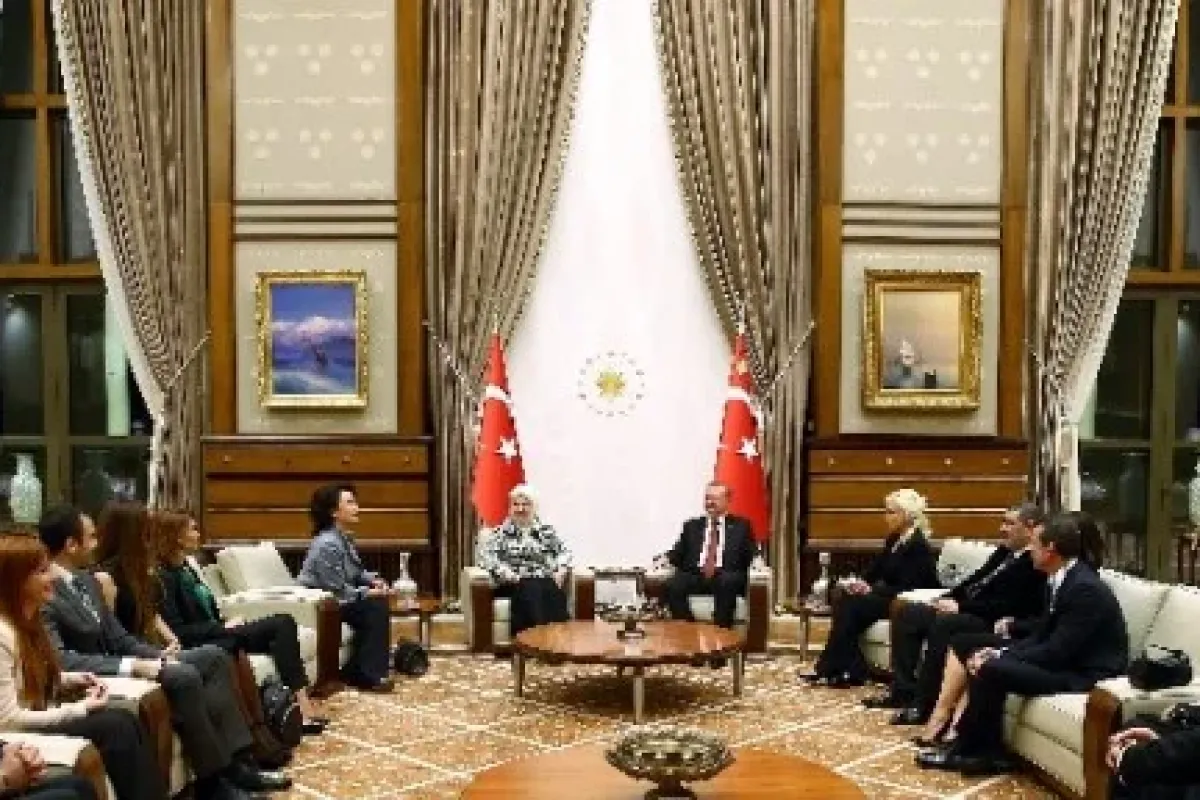 Saray’da Sürpriz Kabul