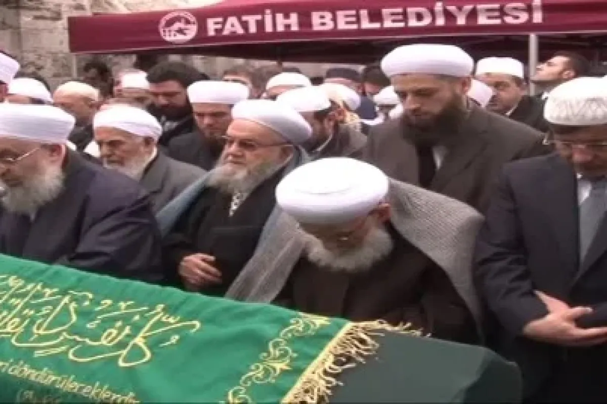 Davutoğlu Mahmut Efendi’nin Kardeşinin Cenazesinde