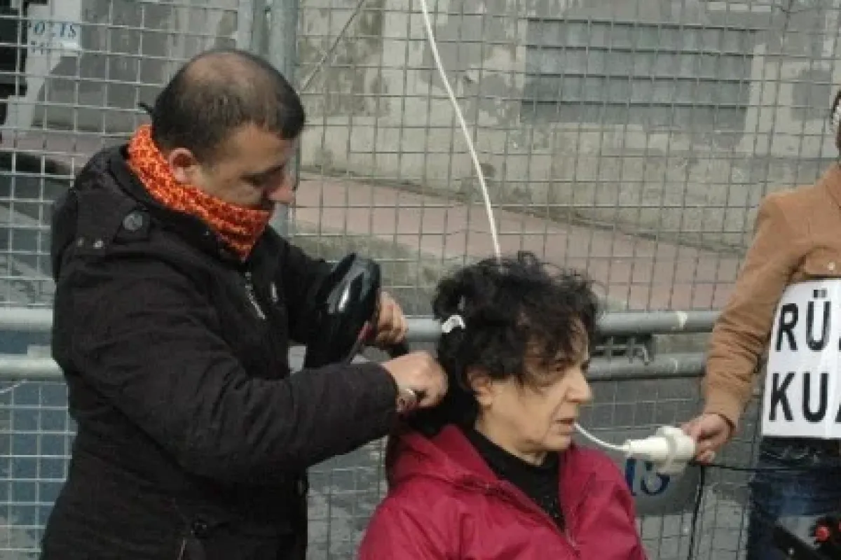"Charlie Hebdo" mağdurundan ilginç taktik
