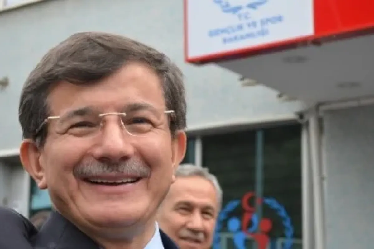 Davutoğlu’ndan öğrencilere müjde