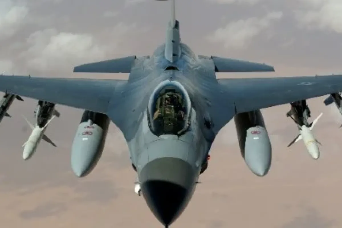 Rus uçağına Türk F-16’lardan yakın takip