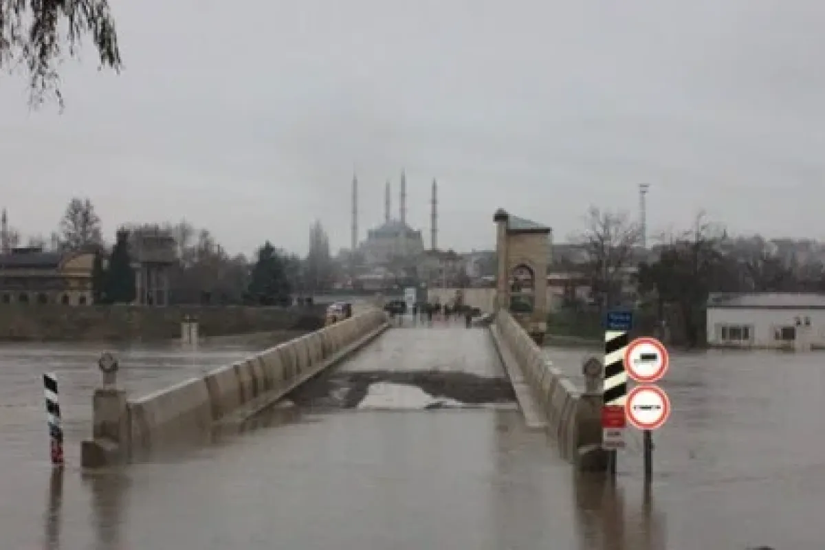 Türk Kızılayı Edirne’deki sele hazır