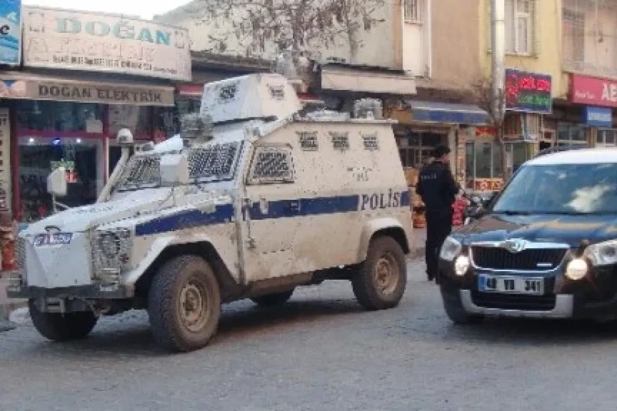 İki grup arasında çıkan kavgada silahlar konuştu