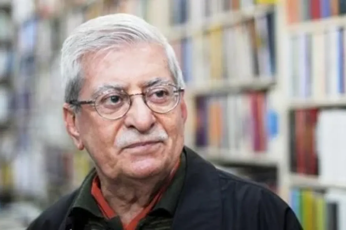 Ünlü yazara fahri doktora