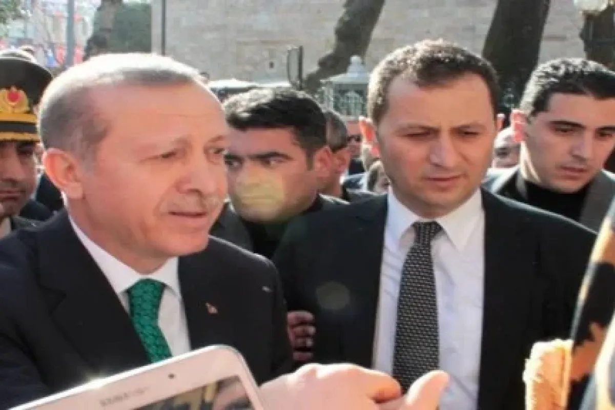 5 bin kişiyle tek tek tokalaştı