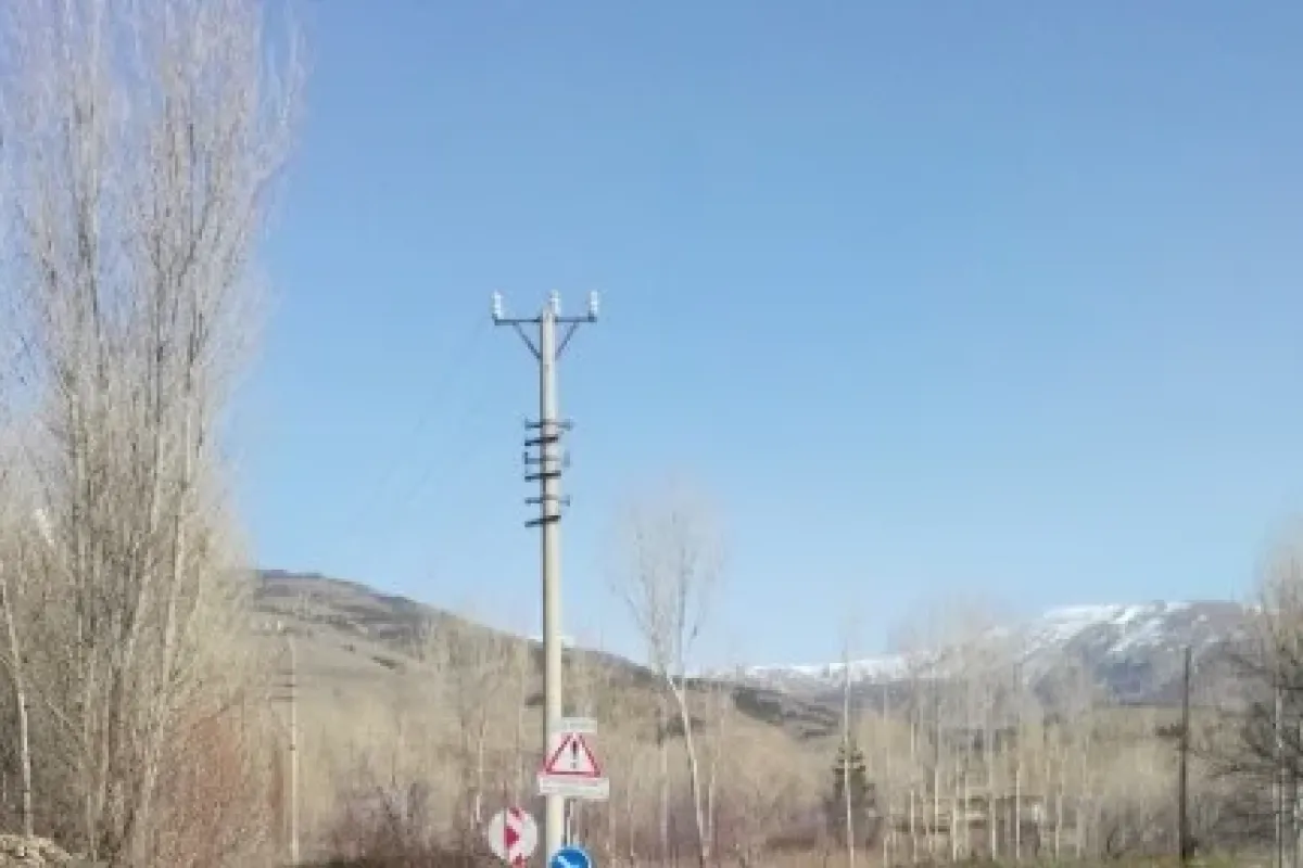 Bu yoldan geçen sürücünün işi zor !
