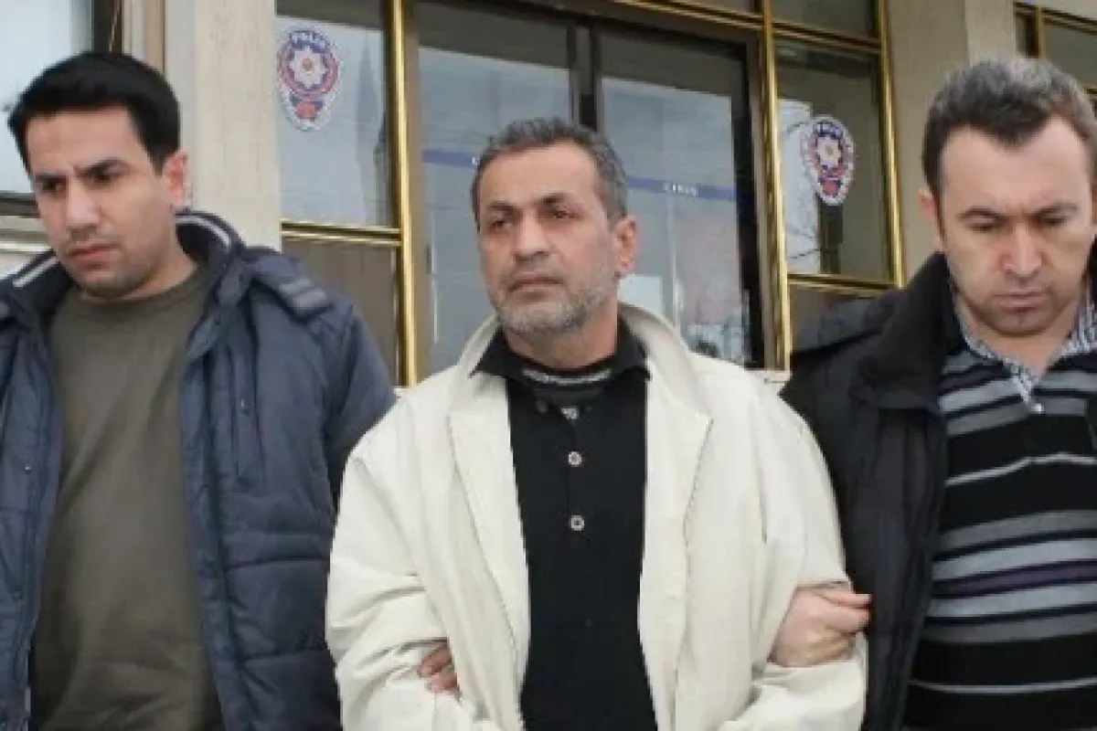 Eşini kendisiyle konuşmadığı için bıçaklamış