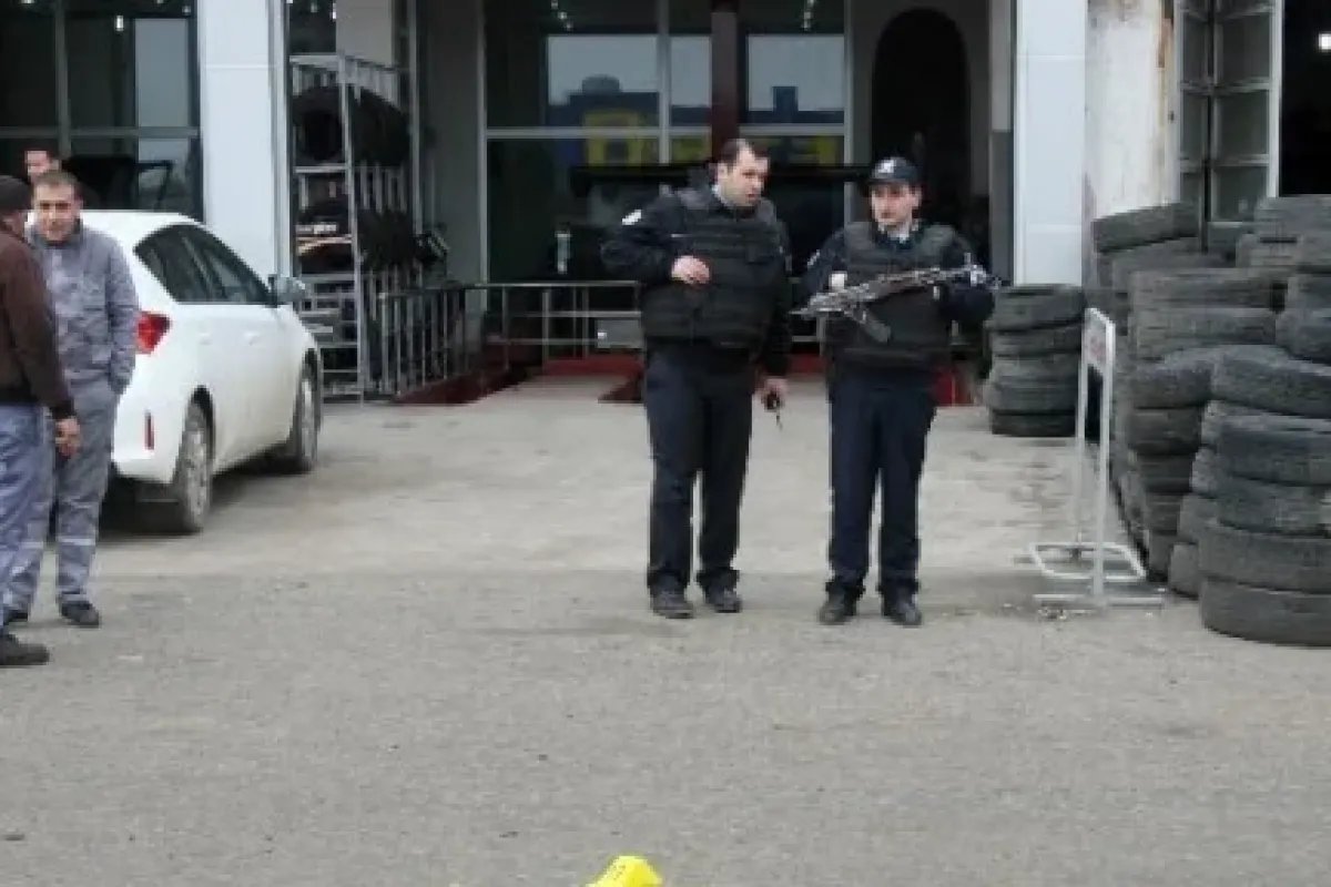Hırsızlar polisle çatıştı: 1 polis yaralı