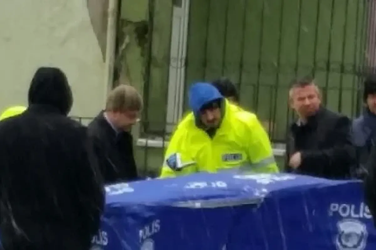 İstanbul’un göbeğinde korkunç intihar ! O anlar kamerada