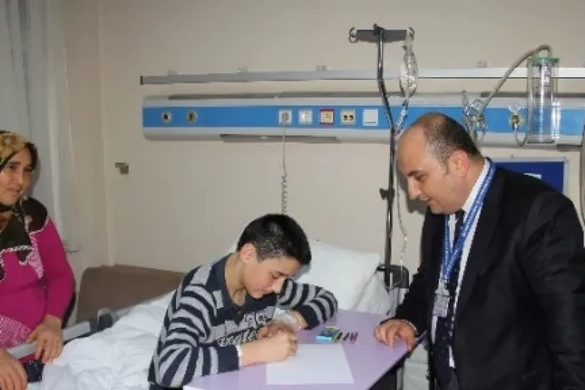 Tedavi gören çocuklar için resim yarışması