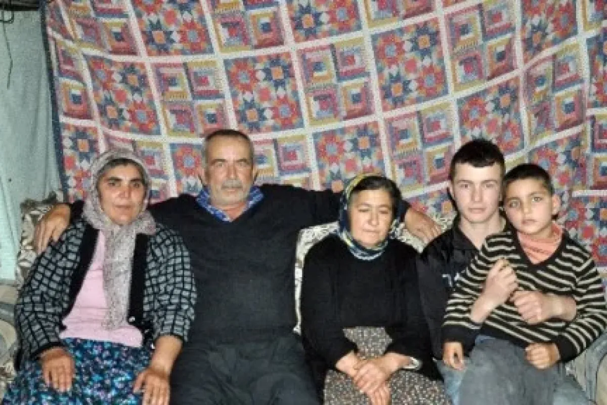 Evi yanan aile çadırda yaşam mücadelesi veriyor