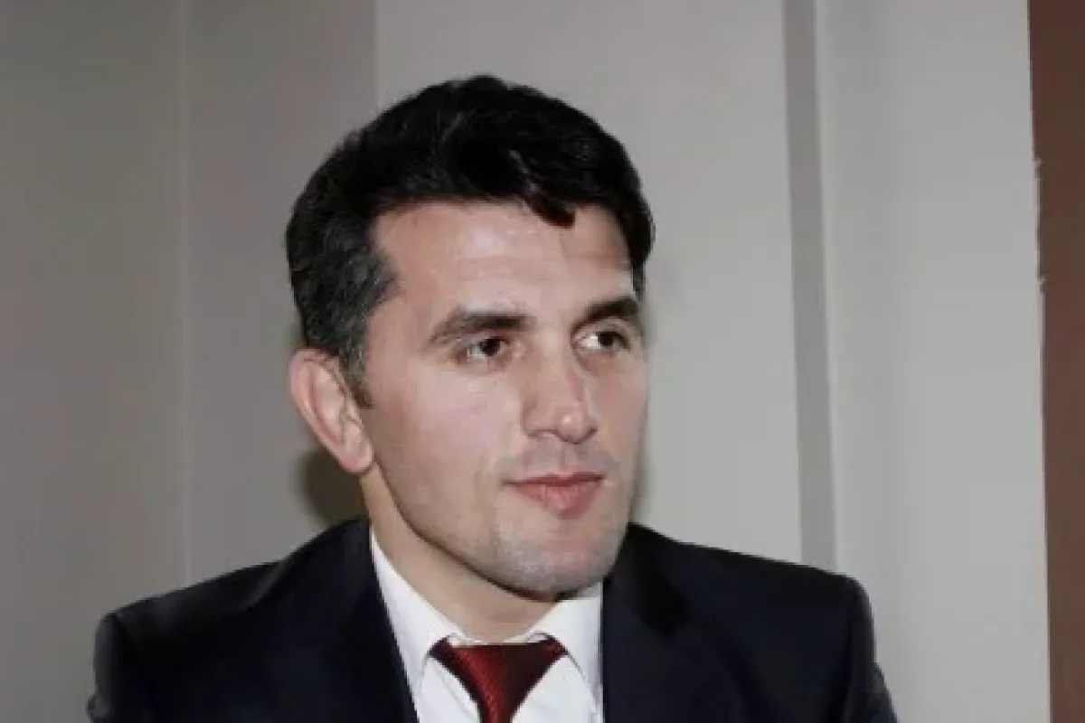 Selçuk Çebi siyaseti neden tercih etti ?