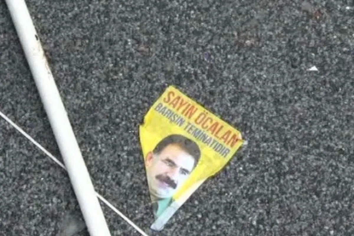 Şüpheli paketten Öcalan fotoğrafı çıktı